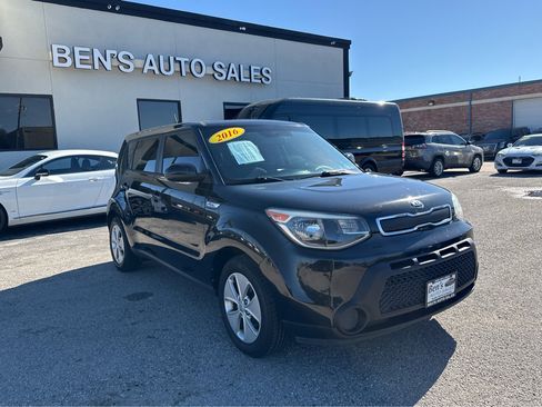 Used 2016 Kia Soul Base 6A image 4