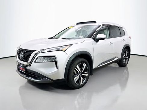Used 2022 Nissan Rogue SL image 3