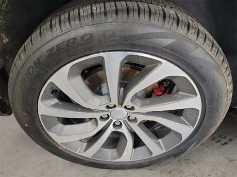 New 2024 Land Rover Discovery Sport Dynamic SE image 10