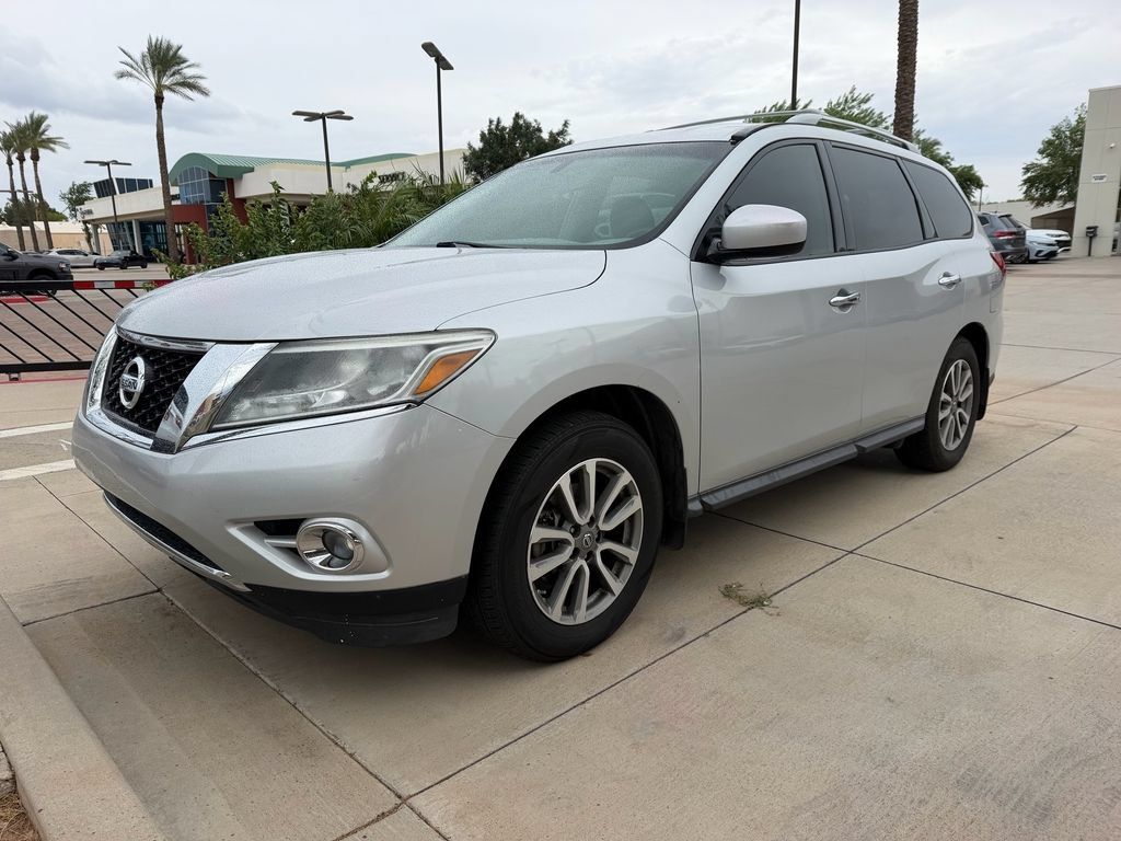 Used 2016 Nissan Pathfinder SV w/ Trailer Tow Package AWD/4WD image 2