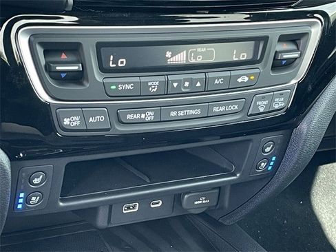 New 2025 Honda Ridgeline Black Edition image 17