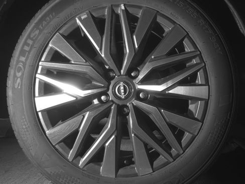 Used 2025 Nissan Altima 2.5 SV FWD image 12