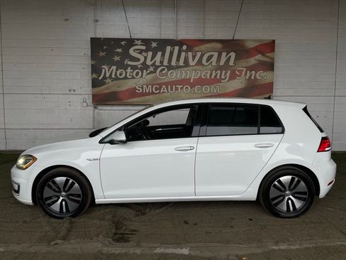 Used 2017 Volkswagen e-Golf SEL Premium image 2