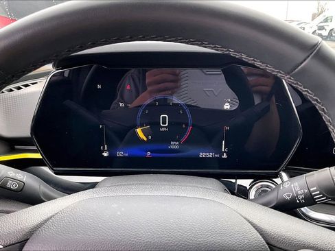Used 2025 Chevrolet Trax ACTIV FWD image 13