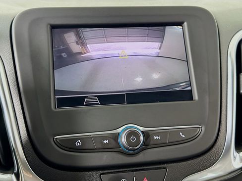 Used 2022 Chevrolet Equinox LS AWD/4WD image 38
