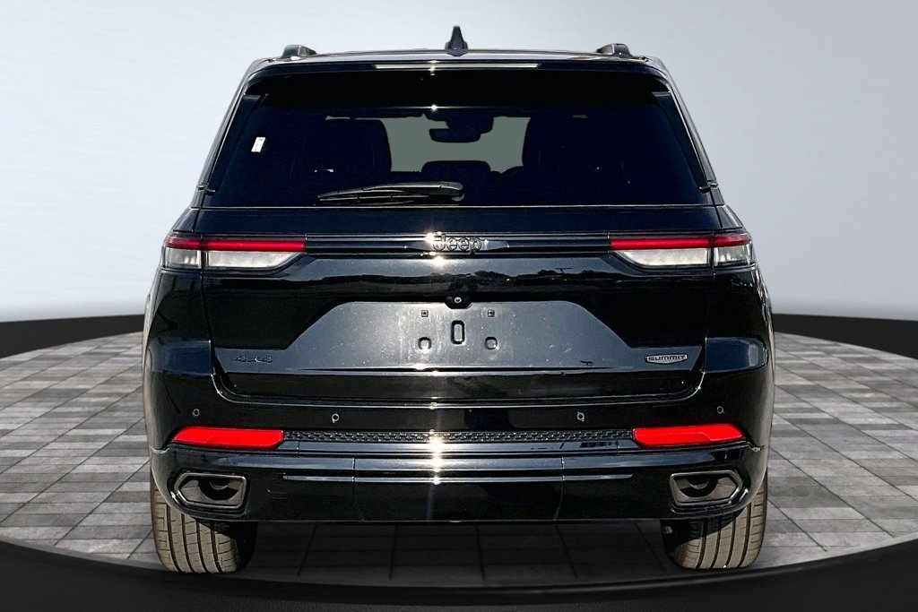 Used 2025 Jeep Grand Cherokee Summit w/ Obsidian Package AWD/4WD image 23