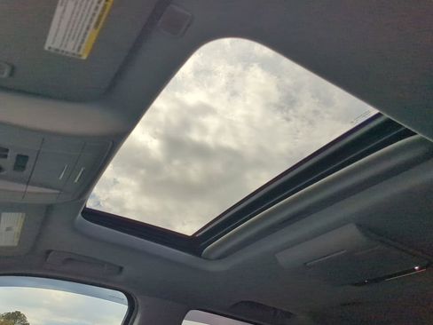 Used 2018 GMC Yukon SLT w/ Open Road Package image 19