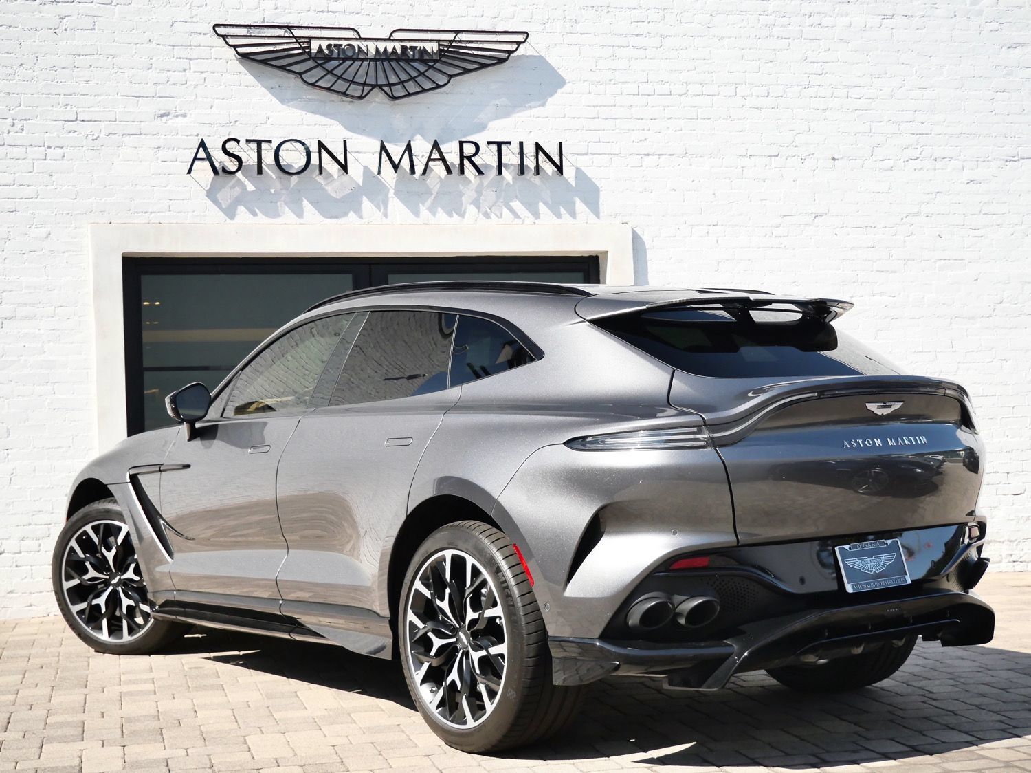 Used 2023 Aston Martin DBX 707 AWD/4WD image 2