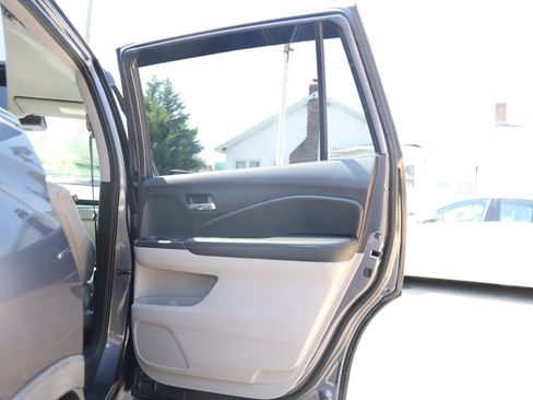 Used 2019 Honda Pilot LX image 28