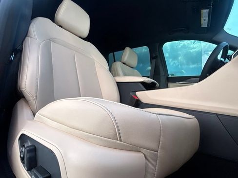 Used 2025 Jeep Grand Cherokee L Limited RWD image 26