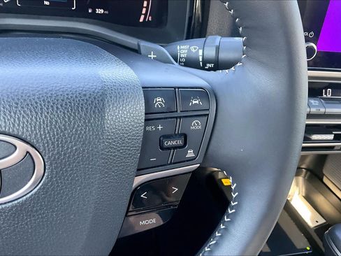 Used 2026 Toyota Camry SE w/ Convenience Package FWD image 24