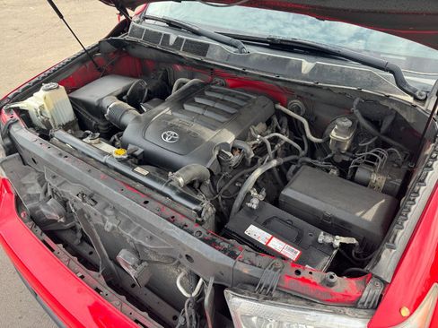 Used 2011 Toyota Tundra 4x4 CrewMax image 21