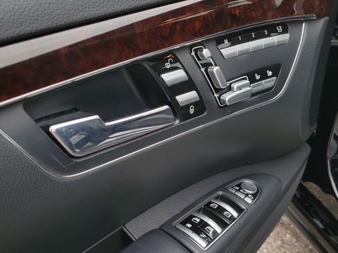 Used 2013 Mercedes-Benz S 550 image 21