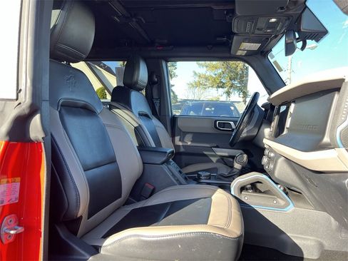 Used 2023 Ford Bronco Wildtrak image 28
