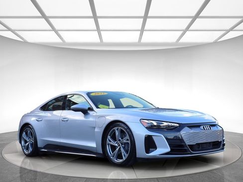 Used 2022 Audi e-tron GT Premium Plus image 3