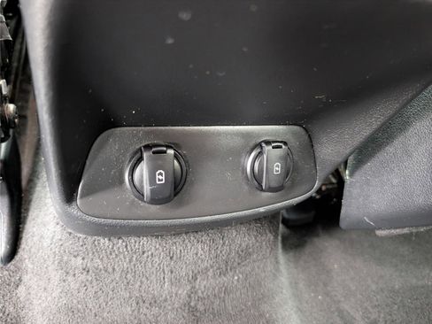 Used 2020 Hyundai Santa Fe SE image 14