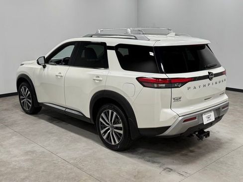 Used 2022 Nissan Pathfinder Platinum w/ Cargo Package image 9