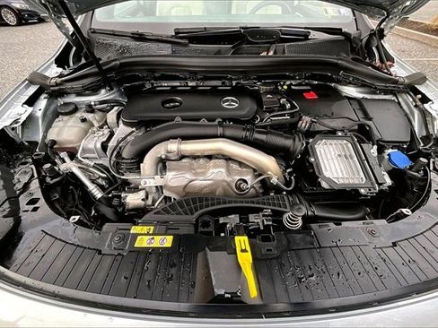 Certified 2025 Mercedes-Benz GLA 250 4MATIC image 33