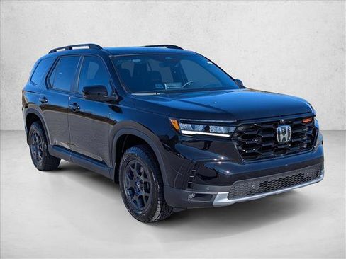 New 2025 Honda Pilot TrailSport image 3