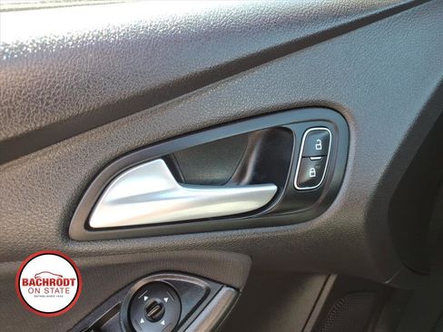 Used 2018 Ford Focus SEL w/ Cold Weather Package FWD image 16