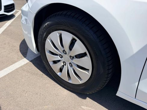 Used 2012 Honda Accord LX image 9
