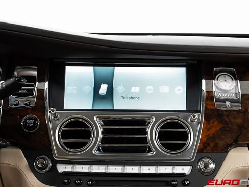 Used 2015 Rolls-Royce Wraith image 25