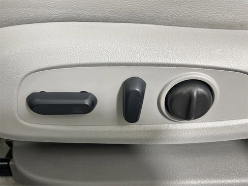 Used 2023 GMC Acadia SLT image 14