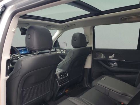 Certified 2026 Mercedes-Benz GLS 450 4MATIC image 11