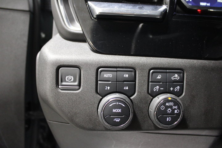 Used 2025 Chevrolet Silverado 2500 LT AWD/4WD image 34