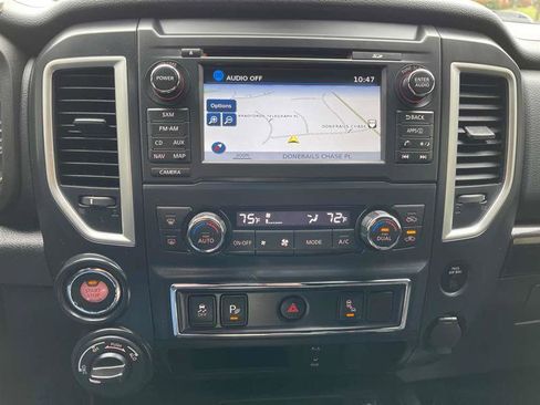 Used 2018 Nissan Titan SV w/ SV Convenience Package image 87