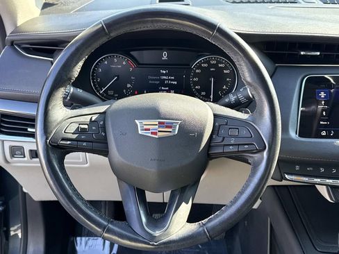 Used 2019 Cadillac XT4 Premium Luxury w/ Cold Weather Package image 27