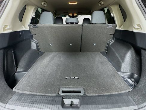 Used 2026 Nissan Rogue S FWD image 26