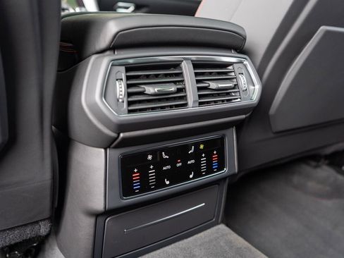 Used 2021 Lamborghini Urus image 26