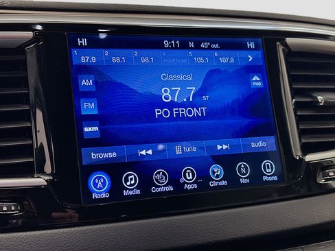 Used 2017 Chrysler Pacifica Touring-L image 21