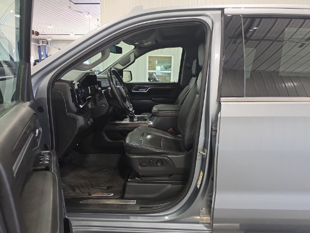 Used 2024 Chevrolet Silverado 1500 LTZ AWD/4WD image 22