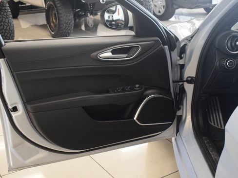 Used 2022 Alfa Romeo Giulia Ti RWD image 22