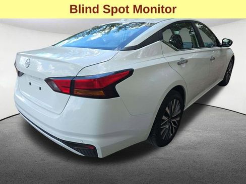 Used 2025 Nissan Altima 2.5 SV FWD image 4