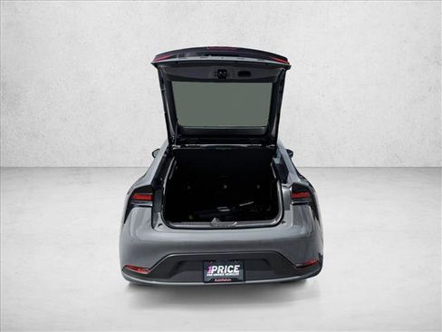 Used 2024 Toyota Prius LE FWD image 6