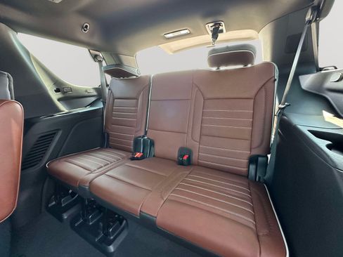 Used 2023 GMC Yukon Denali Ultimate w/ LPO, Floor Liner Package AWD/4WD image 33