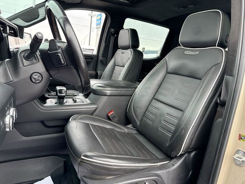 Used 2023 GMC Sierra 1500 AT4X image 11