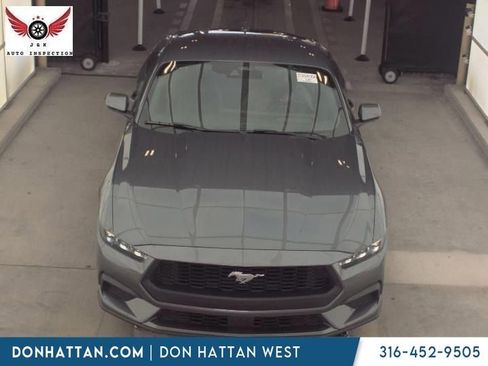 Used 2025 Ford Mustang Premium RWD image 4