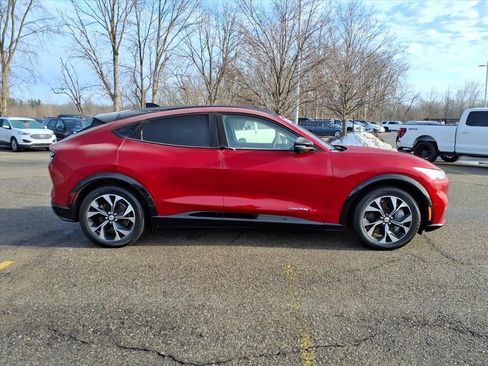 Certified 2021 Ford Mustang Mach-E Premium image 9