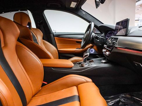 Certified 2022 BMW M5 w/ Executive Package image 17