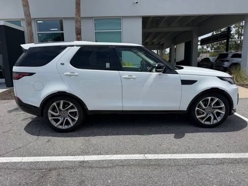 Used 2020 Land Rover Discovery Landmark AWD/4WD image 12