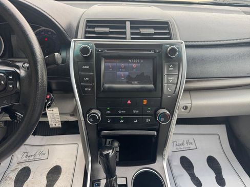 Used 2017 Toyota Camry LE image 8