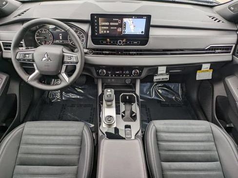 New 2026 Mitsubishi Outlander LE FWD image 15