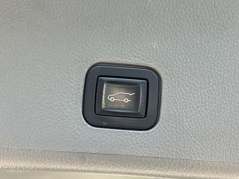Used 2012 Cadillac SRX Luxury AWD/4WD image 11