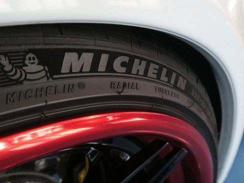 Used 2015 Porsche 911 Turbo S image 40