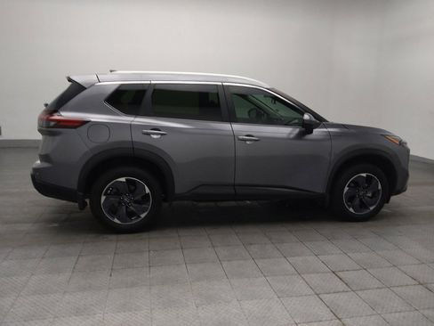 Used 2024 Nissan Rogue SV w/ SV Premium Package FWD image 10