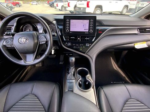Used 2023 Toyota Camry SE image 14